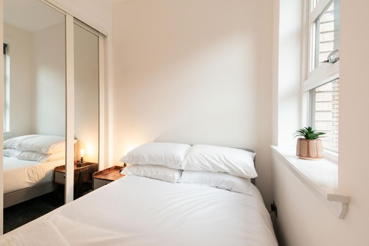 Bissets Bond Apartment *